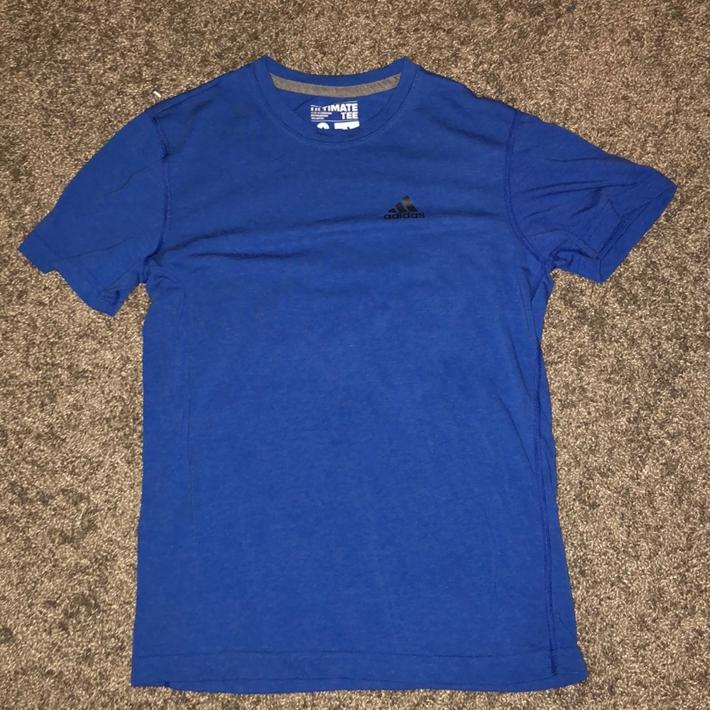 Adidas small hardly worn t shirt